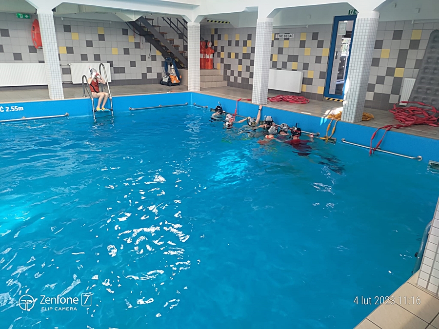 Hokej pod wodą Walenie Siemianowice Śląskie Trening 4 II 2023. Koniec Walenia czyli Amatorska Liga Hokeja Pod Wodą